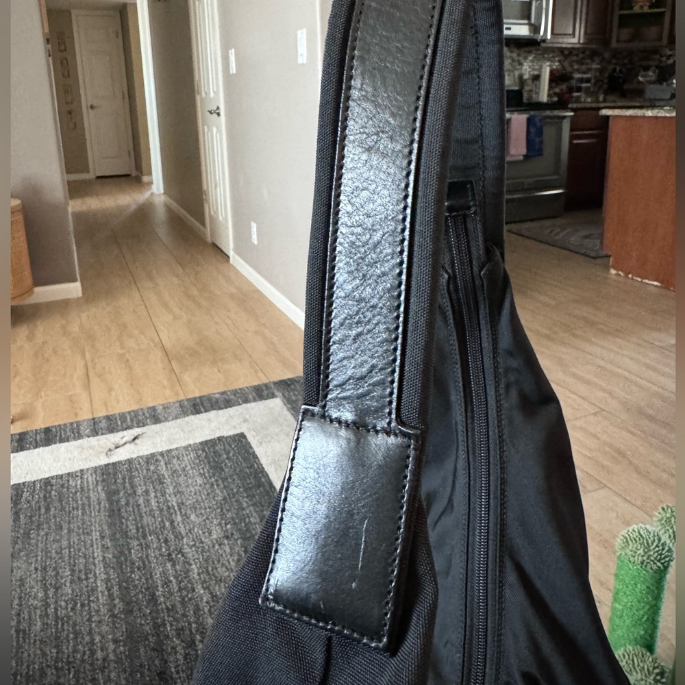 Vintage Gucci carry-on, hobo, shoulder bag - Picture 8 of 16
